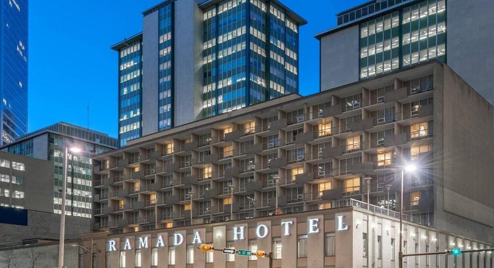 Hotel Ramada Plaza by Wyndham Calgary Downtown Zewnętrze zdjęcie